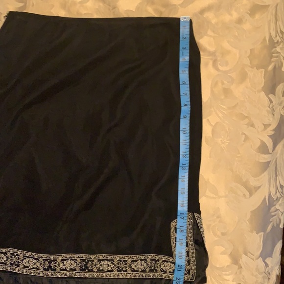 iCe 100% Black Silk Skirt with embroidered and beaded hem. - Picture 7 of 9